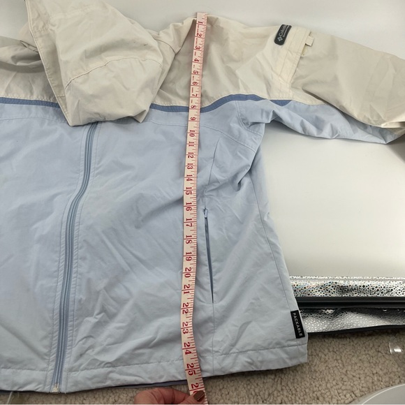 Columbia Women’s Hooded Lightweight Packable Raincoat in Cream and Blue Size XL - Picture 9 of 12